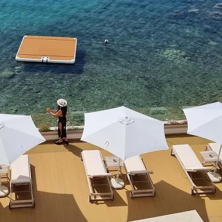 Greek House Complex B2 *